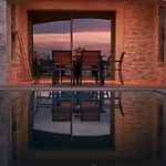 Beachfront Alassa With Private Pools Kotronion (West Mani)