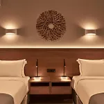 Beachfront Alassa With Private Pools 别墅