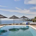 Beachfront Alassa With Private Pools Kotronion (West Mani)