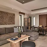 别墅 Beachfront Alassa With Private Pools *