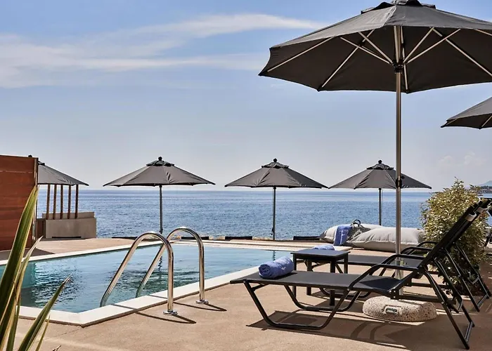 Beachfront Alassa With Private Pools Kotronion (West Mani)