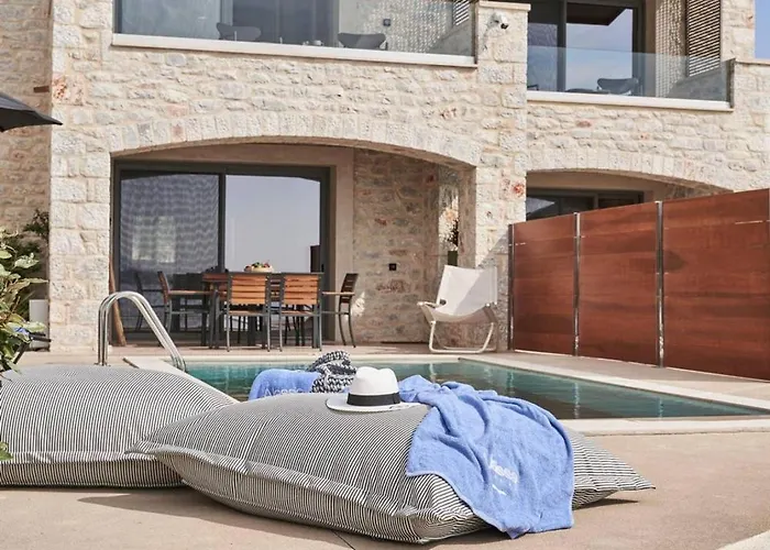 Beachfront Alassa With Private Pools Вилла Kotronion (West Mani)